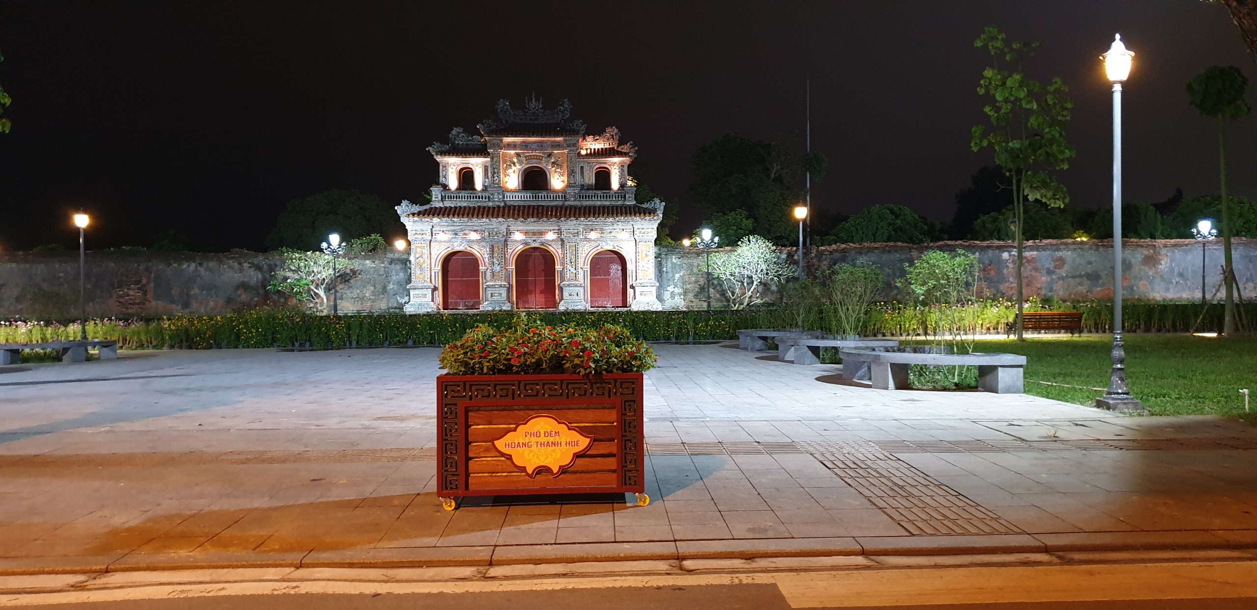 Phố đêm Hoàng thành Huế sẽ là một trong những điểm nhấn độc đáo, hấp dẫn trong bức tranh du lịch Huế về đêm.